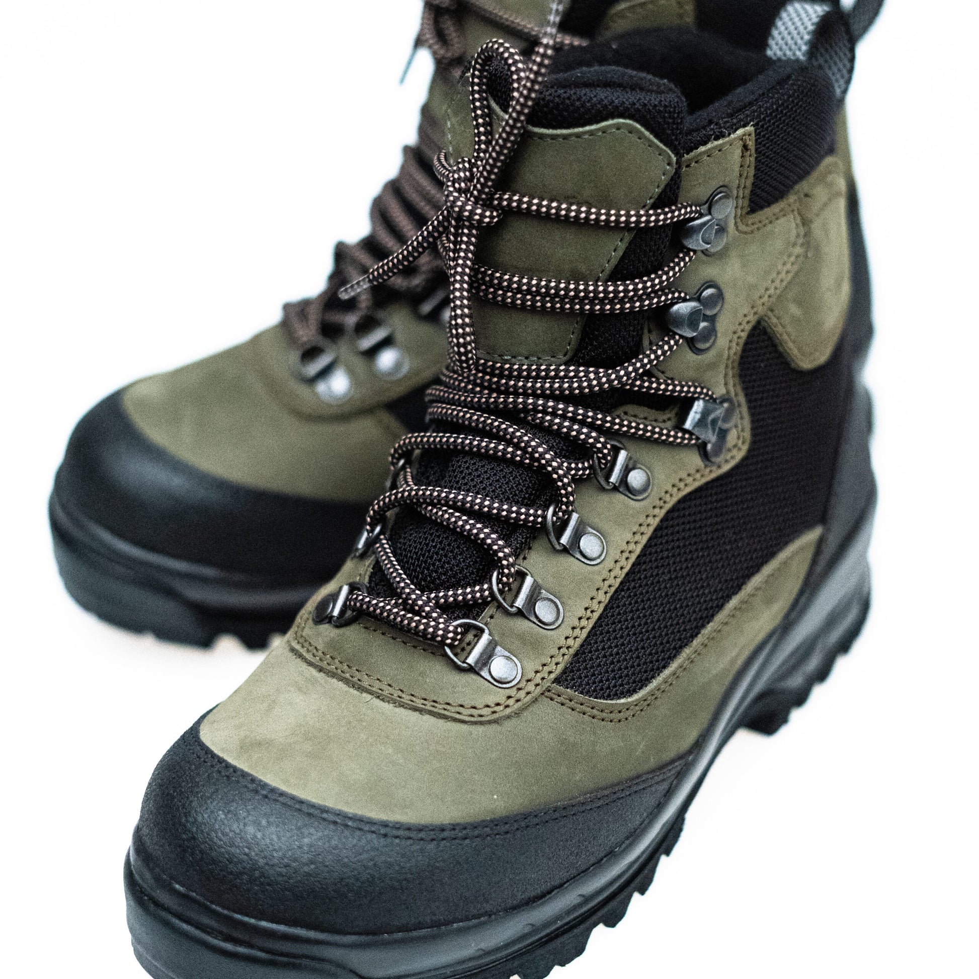 550 Lichene Black Hiking Boots Comfortable and Durable - Guardwolf