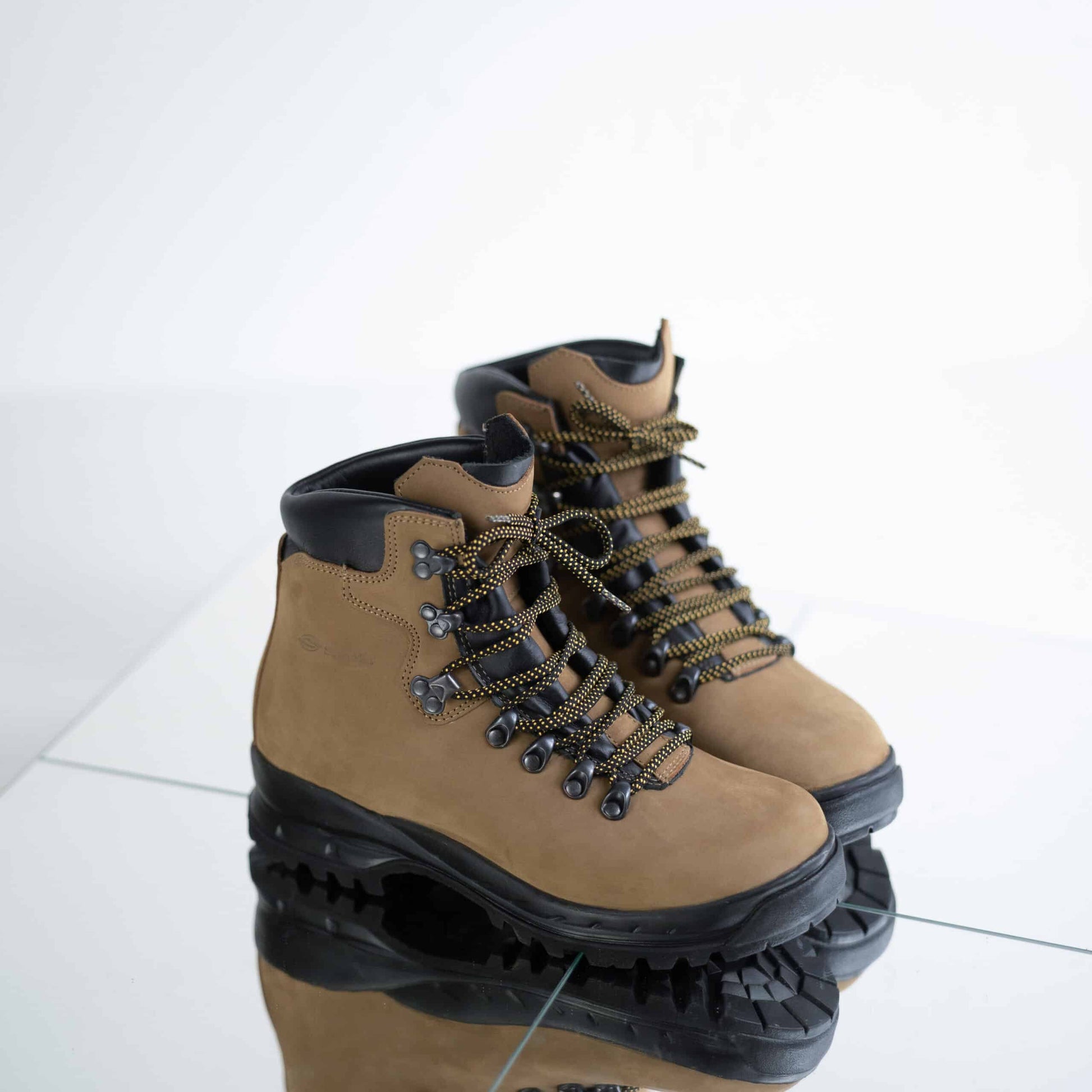 5531 Tundra Hiking Boots - Guardwolf